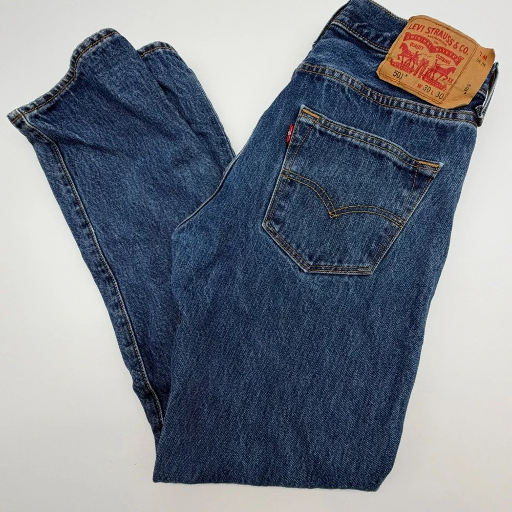 Levis 501 Original Fit Mens Button Fly Jeans 30x30 Medium Wash Blue Denim
